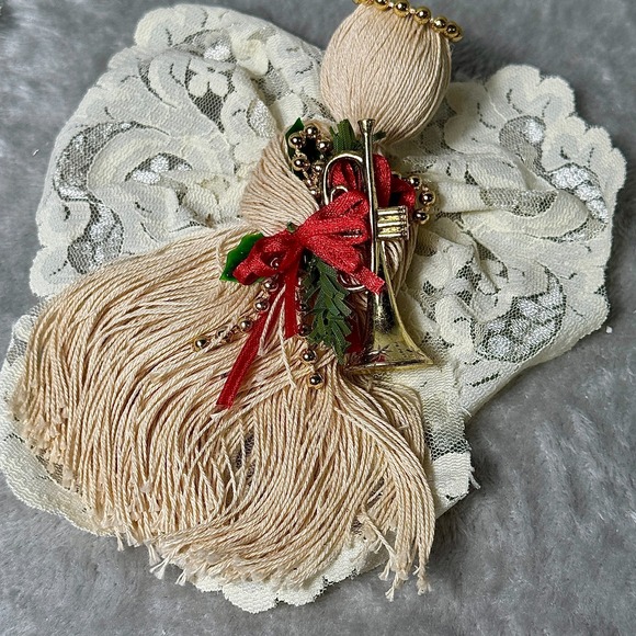 Vintage Handmade Angel Ornaments Lace, Yarn, Crochet Christmas Cottagecore - Picture 6 of 8